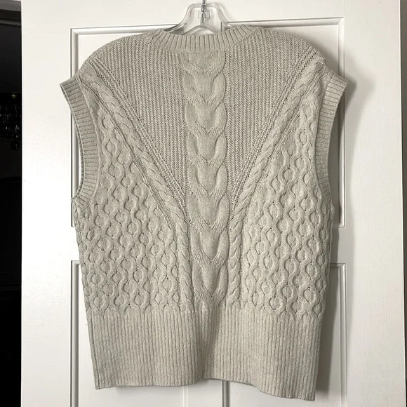 Banana Republic cable knit sweater vest - Picture 5 of 7